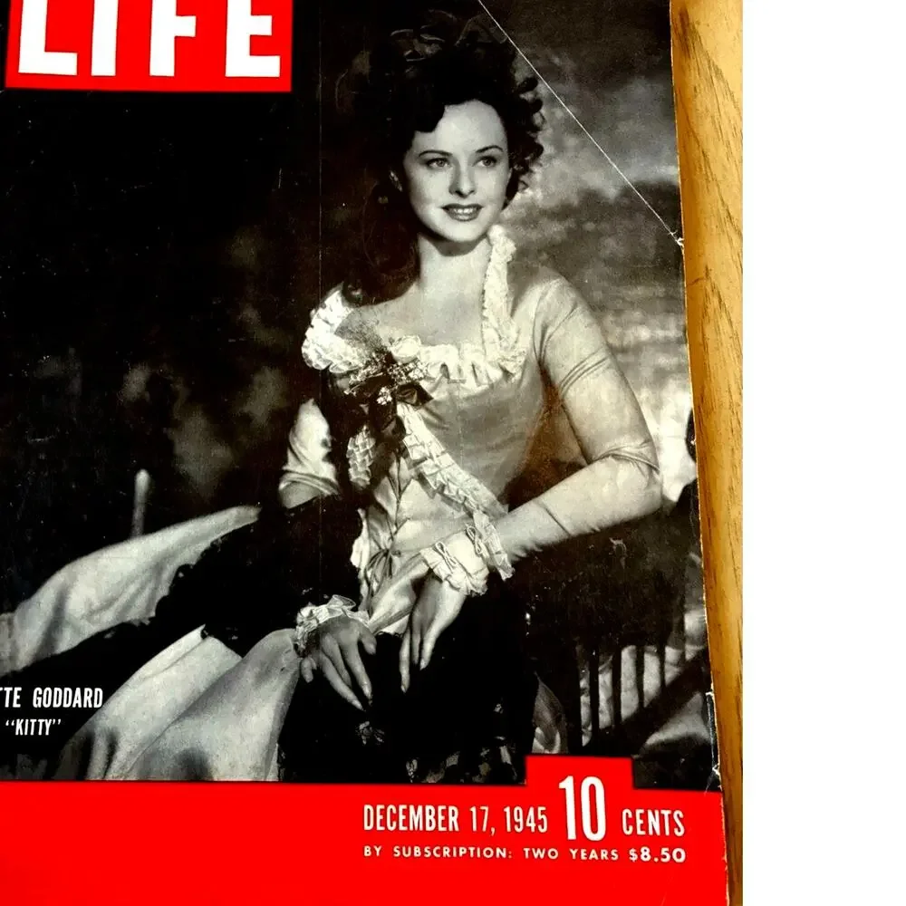 Vintage 40s LIFE Magazine Dec 17 1945 Paulette Goddard Kitty WWII Era Xmas Ads
